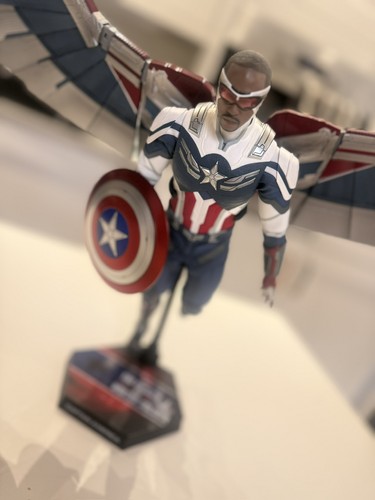 Hot toys the falcon and - hot,