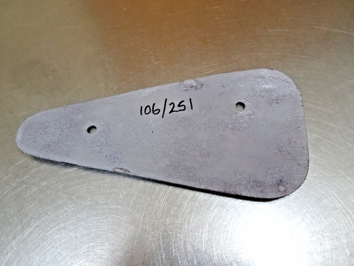 Bsa norton petrol tank knee - norton?,