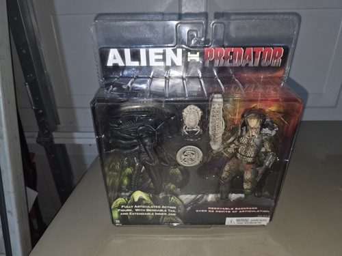 2010 neca alien predator - alien,
