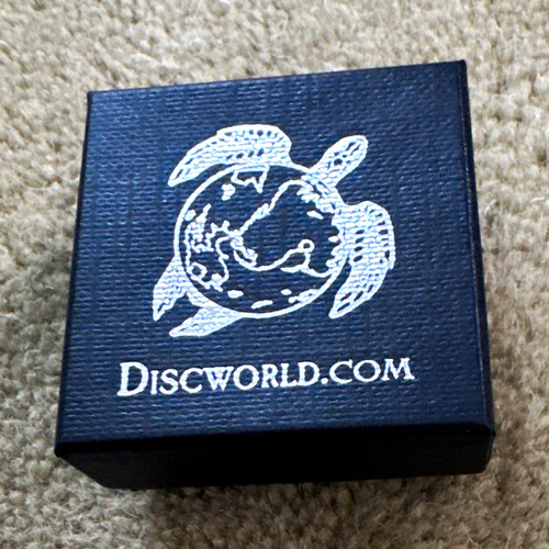 Discworld enamel pin badge - discworld,