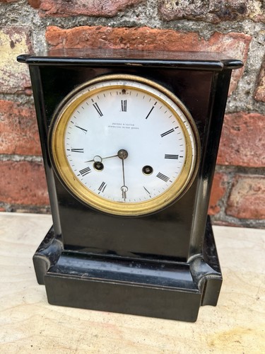 Antique striking mantle clock - striking,