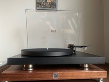 Pro-ject Debut Pro B Turntable - True Balanced audiophile turntable + extras
