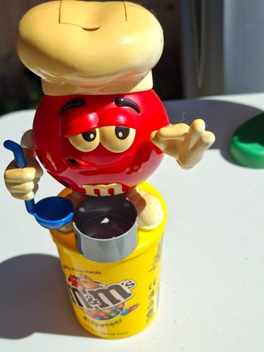 M red chef - m&m,