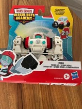 TRANSFORMERS RESCUE BOTS ACADEMY MEDIX SLIGHT DAMAGE TO PACKAGING