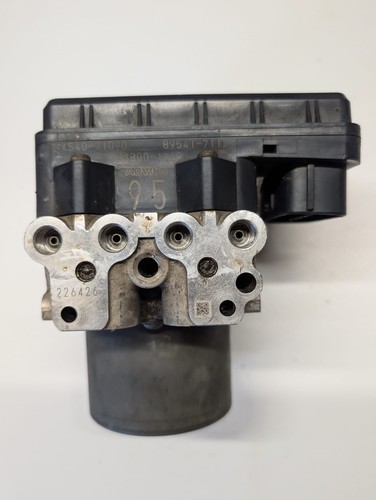 Toyota hilux abs pump - toyota,