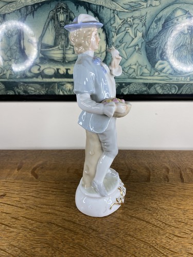 Vintage porcelain figurine - porcelain,