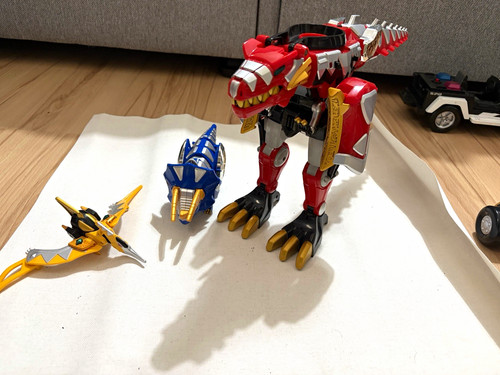 Power rangers dino - rangers, thunder