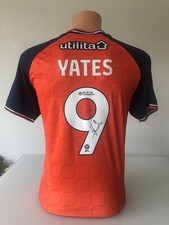 Signed Jerry Yates Luton Town 2025/26 Shirt COA