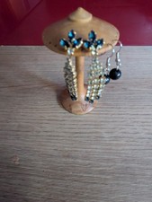 Light Oak Wooden Stand For Earrings -Holds 14 Pairs With Green Baize On Base