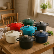 2.8L Round Casserole Dish Self-Basting Lid Cast Iron Non Sick Hob Safe Oven Dish