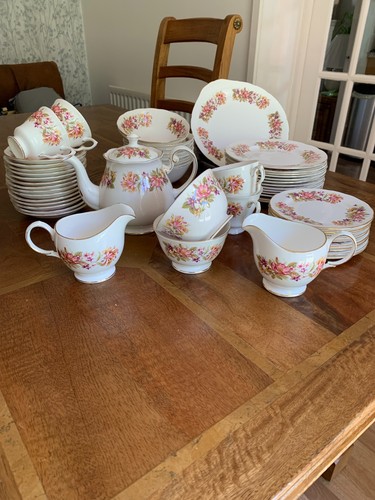 Colclough wayside 56 piece - colclough, "wayside"
