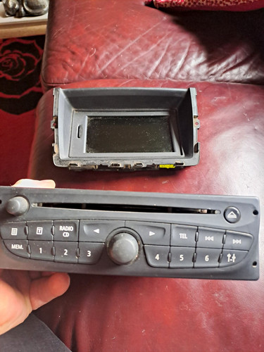 Renault trafic 2012 radio and - renault,