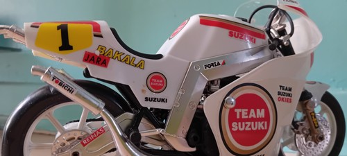 Suzuki rgv500 xr79 scale - rgv500,