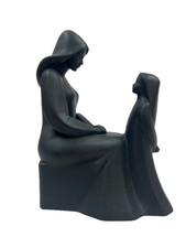 1979 Royal Doulton HN2843 'Mother And Daughter' Figurine H:9'' Charity