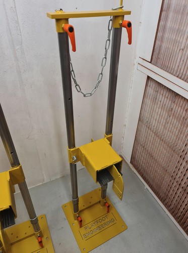Chainsaw morticer for post - chainsaw,
