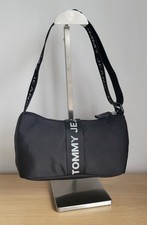 Tommy JeansESSENTIALS SHOULDER - Handbag - Black