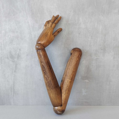 Wooden mannequin articulated