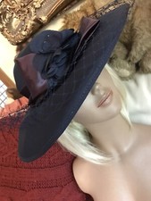 VINTAGE NAVY HATBOX WEDDING HAT DISC WIDE BRIM PURPLE BAND NET VEIL RACES U.K.