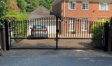 Driveway gates arched double