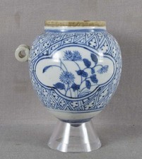 19c Chinese porcelain bird