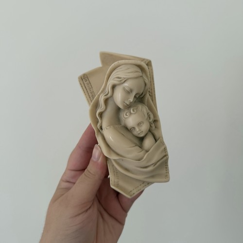 Vintage madonna and child - child, wall