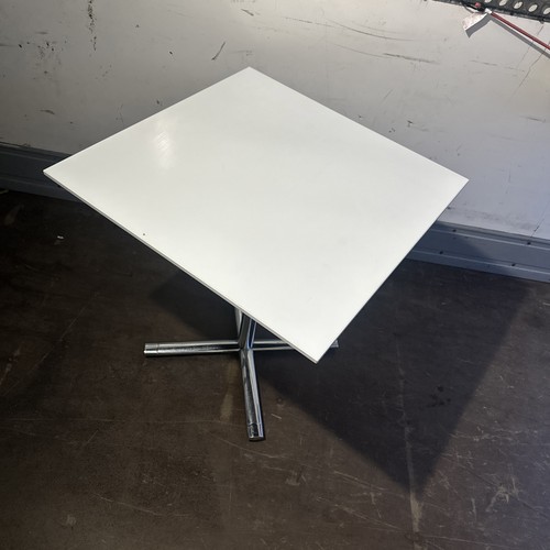 Chelsea white square - white,