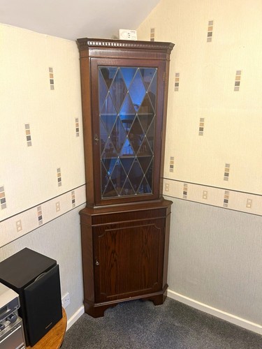 Wood glass corner display - glass,