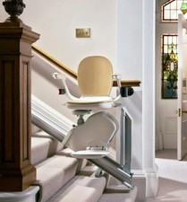 ACORN STAIRLIFT + MANUAL HINGE