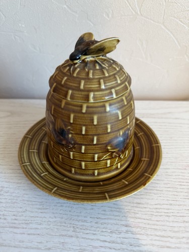 Vintage ceramic honey pot with - honey,