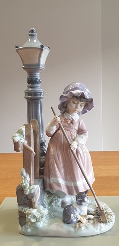 Lladro the fall cleanup - fall,