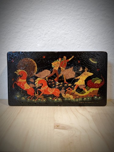 Soviet russian lacquered box - lacquered,