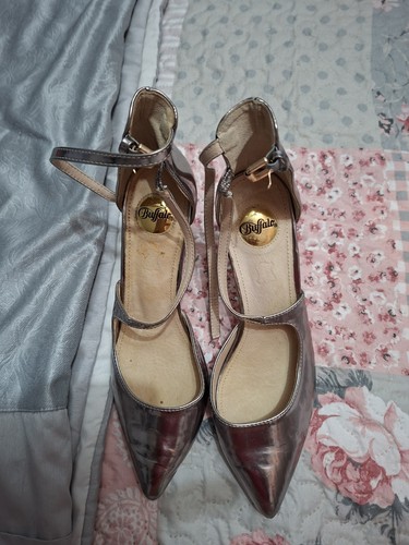 Ladies silver heeled shoes - silver,