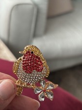 ROBIN BROOCH PIN BADGE