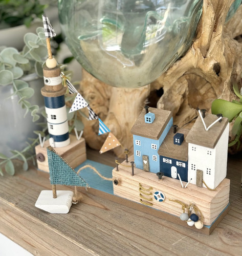 Wooden seaside beach house - seaside,