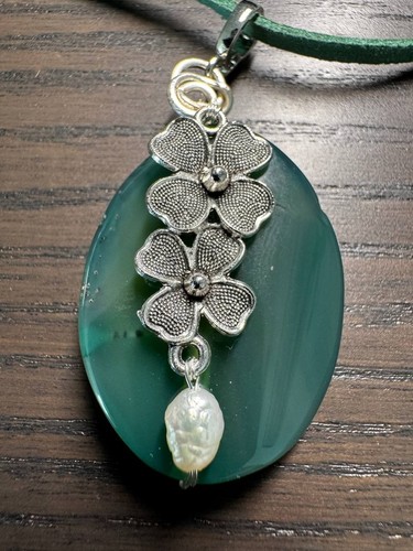 Handmade green agate pendant - green,