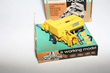 Britains 9563 hay Baler, VGC