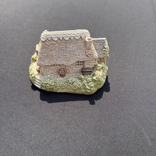 Lilliput lane smallest inn - lane,