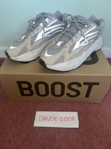 Adidas yeezy boost 700 - v2,