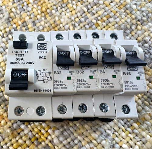 Sentry 7860s 63a 30ma 230v - 63a,