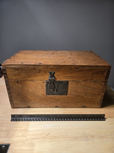 Antique wooden chest cast - wooden,