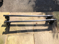 Halfords' roof bar system
