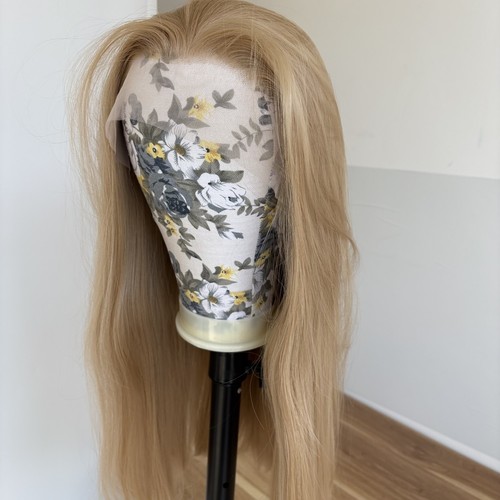 Ear lace - to,