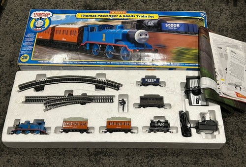 Hornby thomas passenger - hornby,