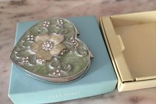 PAST TIMES VINTAGE VICTORIAN