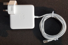 ORIGINAL APPLE MACBOOK PRO