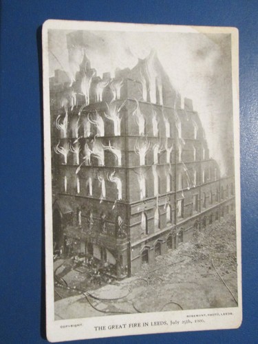 Postcard leeds the great - great, fire