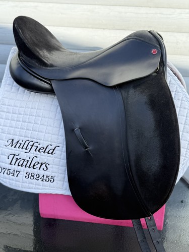 Black albion dressage lux - 17.5,
