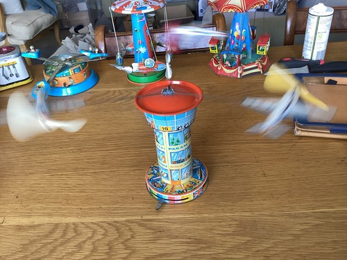 Vintage airplane spinning - ,