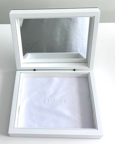Chanel lacquered wood vanity - lacquered,