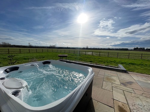 Jacuzzi hot tub hire - tub, hire/